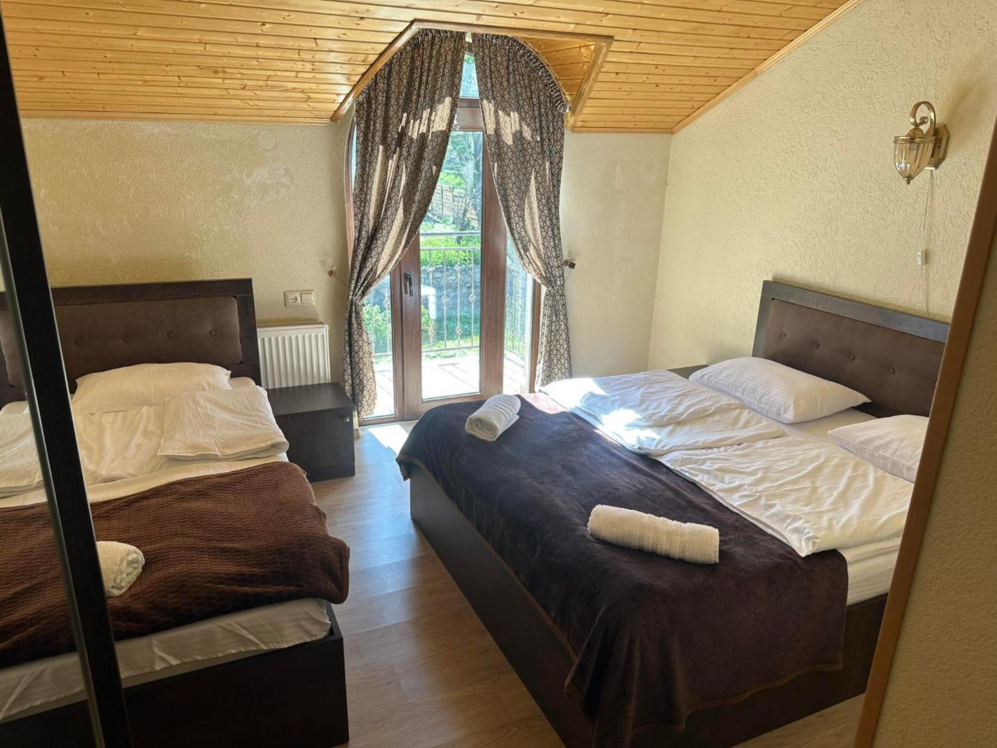 Hotel Iveria Kazbegi Esterno foto