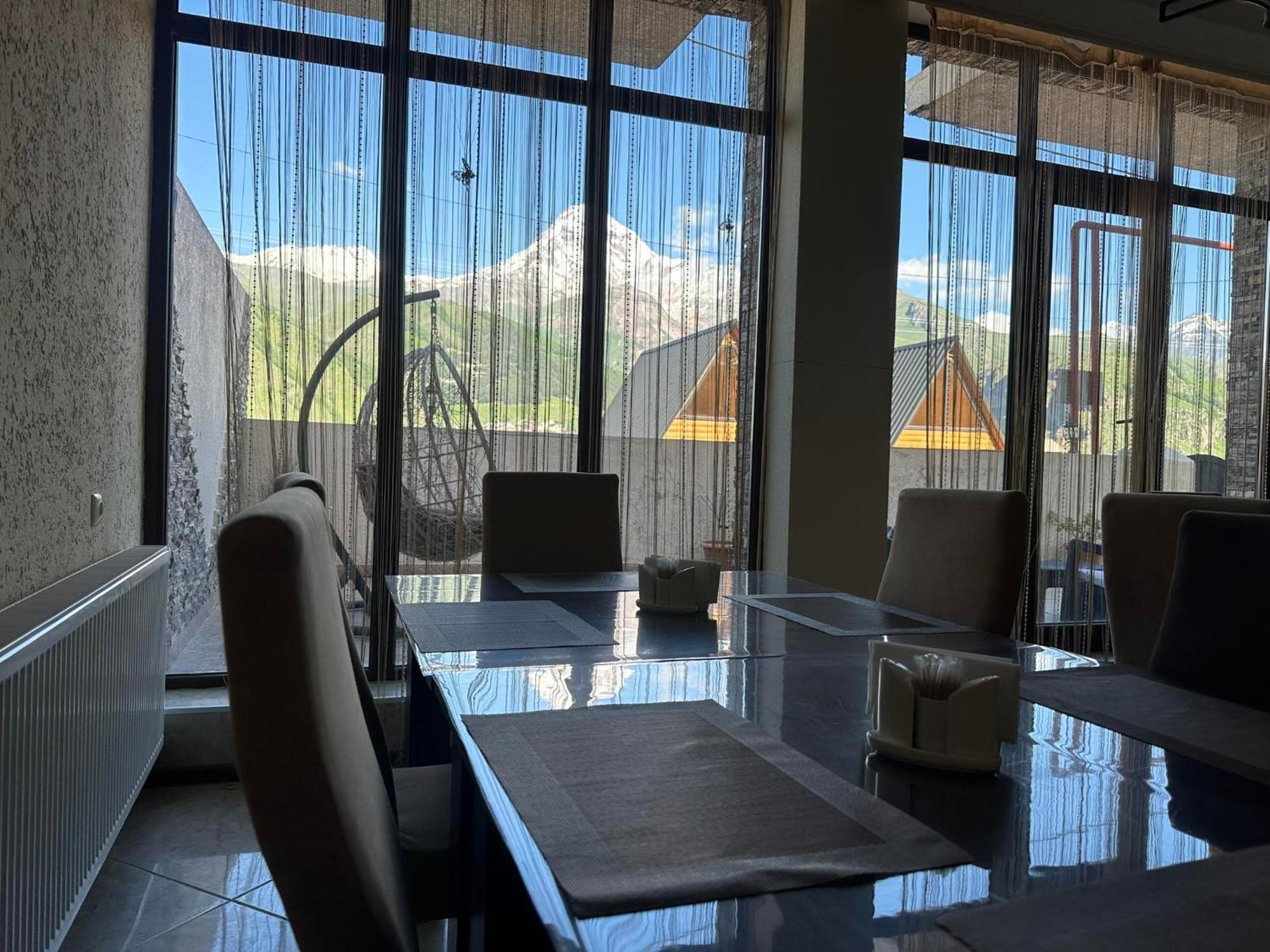 Hotel Iveria Kazbegi Esterno foto