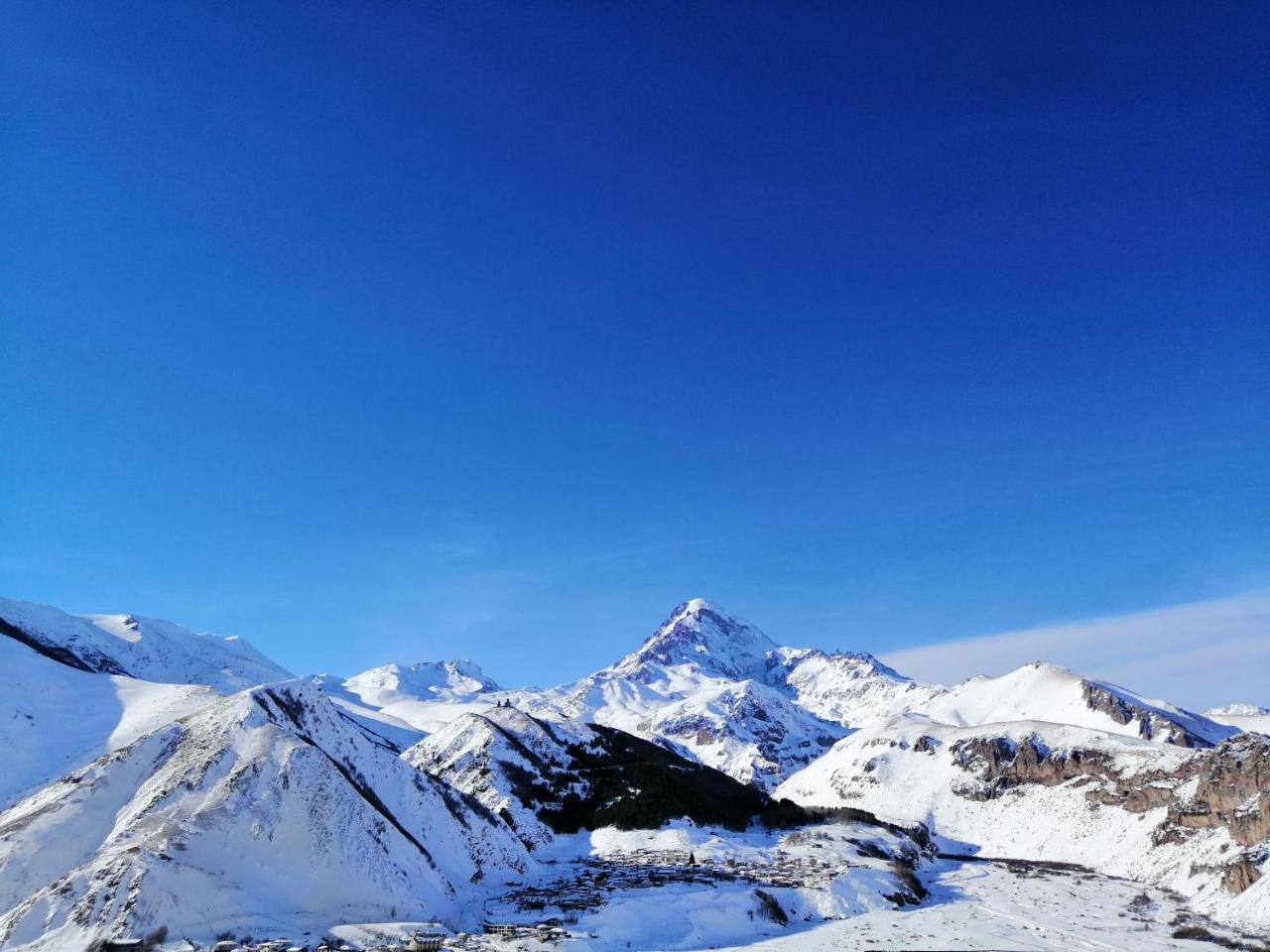 Hotel Iveria Kazbegi Esterno foto